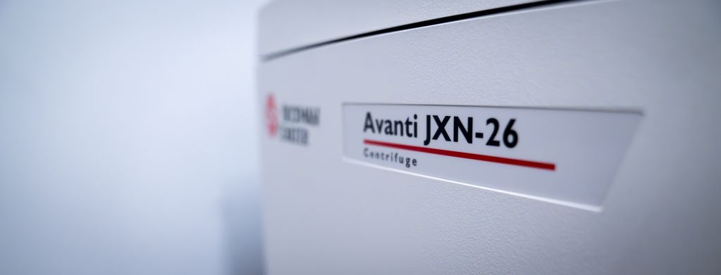 Close detail shot of Avanti JXN26HP centrifuge